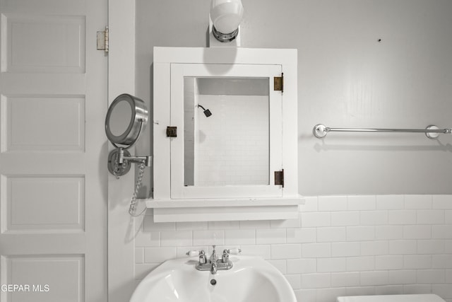 bathroom with sink