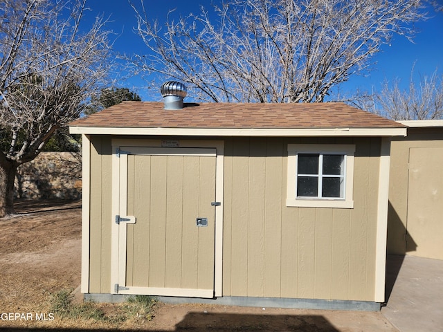 view of outdoor structure