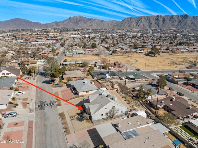 bird's eye view featuring a mountain view