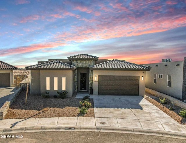 view of front facade with a garage