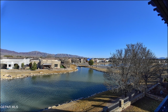 water view featuring a mountain view