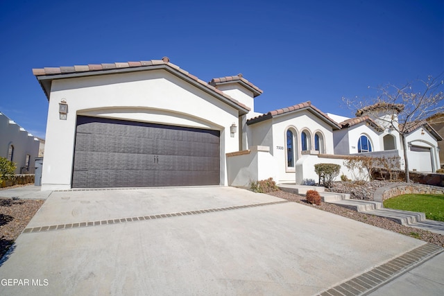 view of front facade with a garage