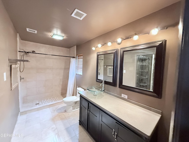 8204 Big Bend Dr, El Paso, TX 79904 - bathroom with a tile shower and vanity
