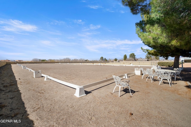 view of yard featuring a rural view