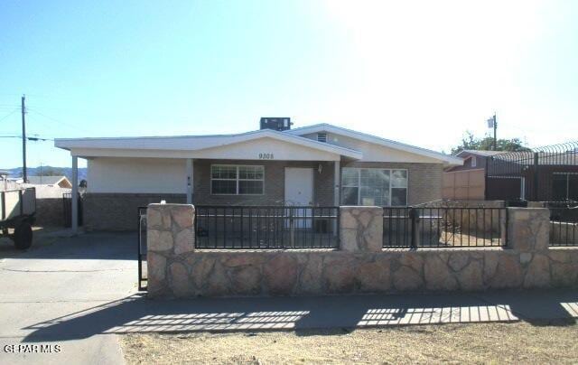 9305 Vicksburg Dr, El Paso TX, 79924, 3 bedrooms, 1 bath house for sale