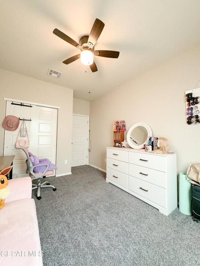 bedroom featuring ceiling fan, carpet flooring, and a closet