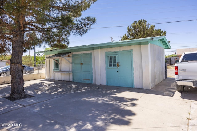 5047 Conley Rd, El Paso, TX 79932 - view of garage