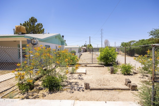 5047 Conley Rd, El Paso, TX 79932 - view of yard