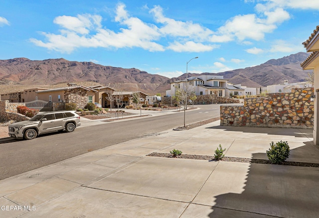 view of mountain feature with a residential view