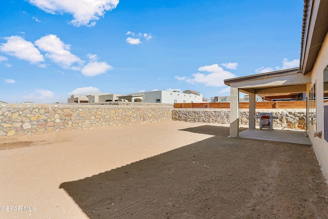 view of yard featuring a patio