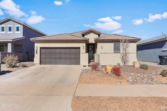 view of front facade with a garage