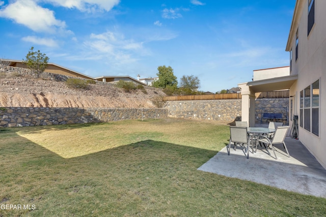 view of yard with a patio area