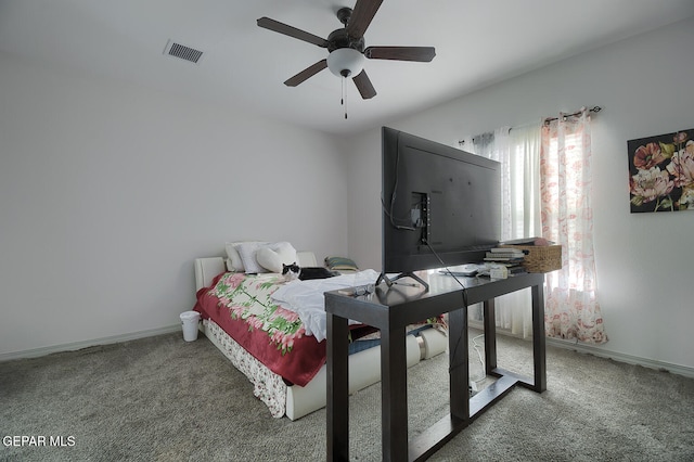 bedroom featuring carpet floors and ceiling fan