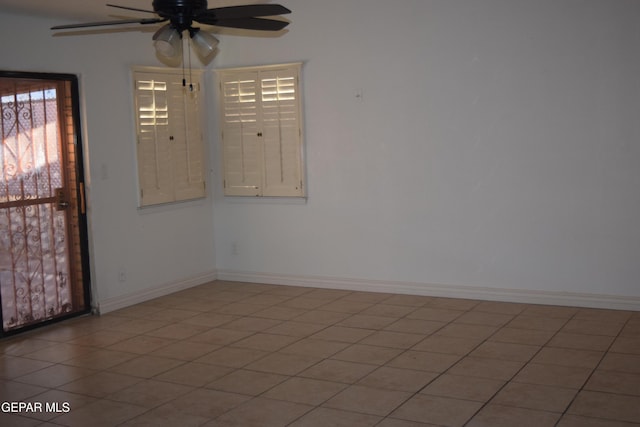 empty room with ceiling fan