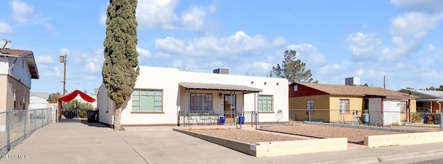 view of front of property