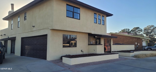 view of front facade featuring a garage