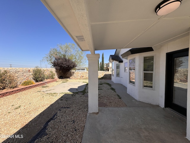 view of yard with a patio