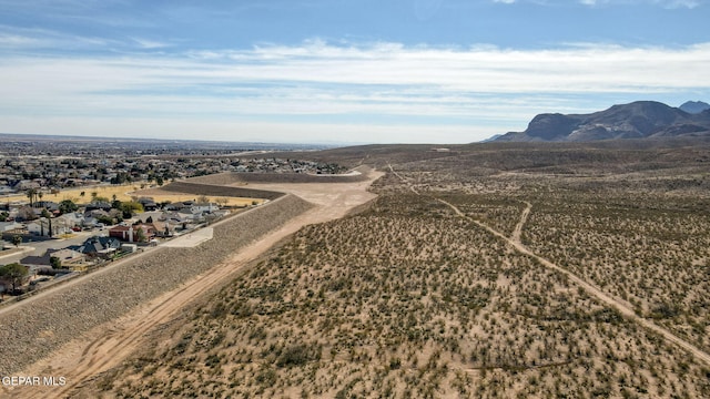 bird's eye view featuring a mountain view