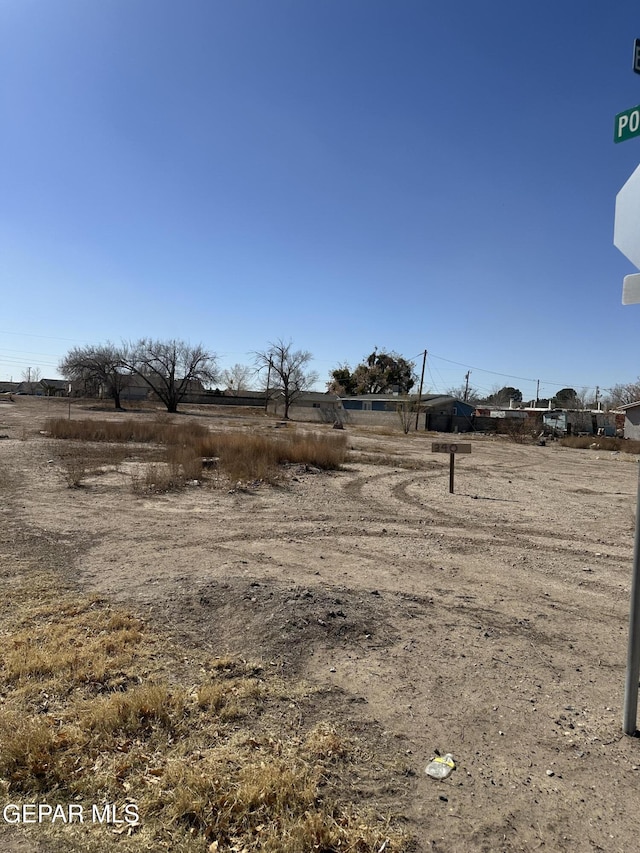 Listing photo 3 for 340 Escalante Dr, Socorro TX 79927