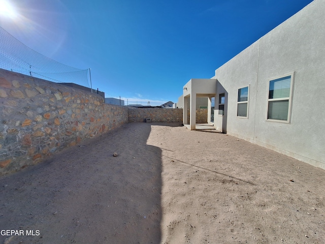 view of yard featuring a patio area