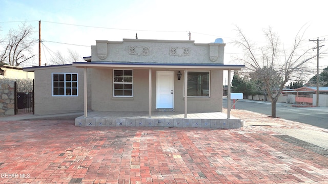 view of front of house featuring a porch