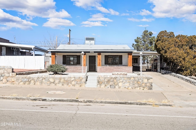 view of front of home with covered porch