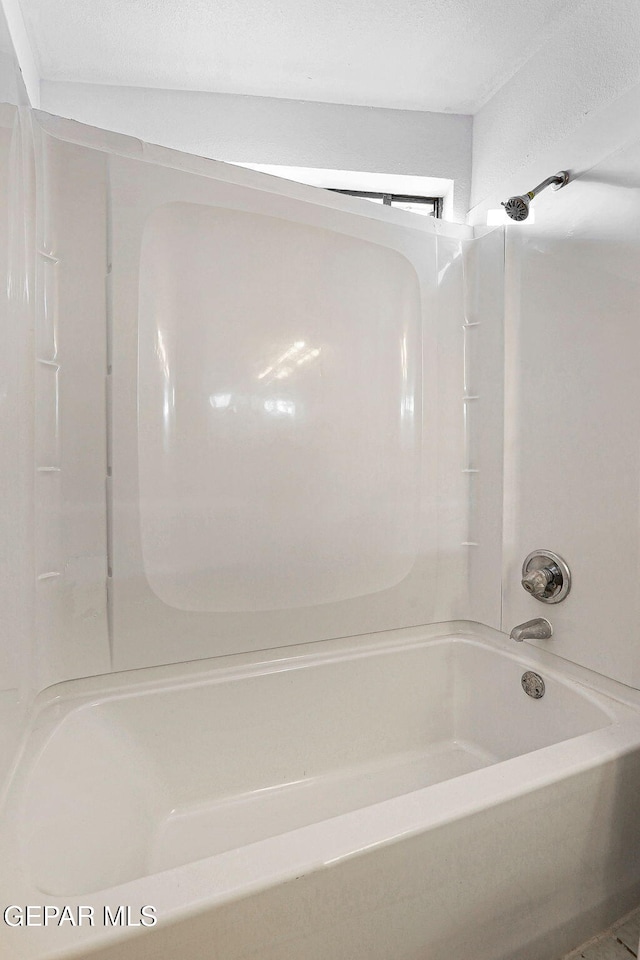 full bath with bathtub / shower combination