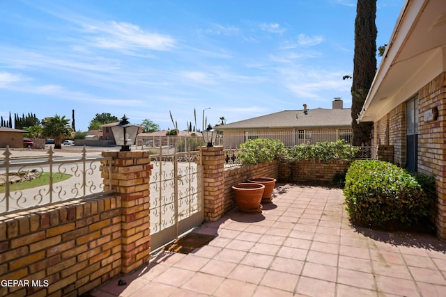 11204 Bob Mitchell Dr, El Paso, TX 79936 - view of patio with fence