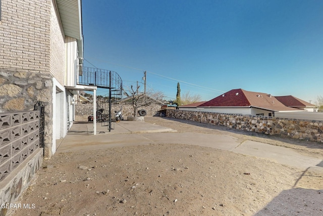 view of yard featuring a patio