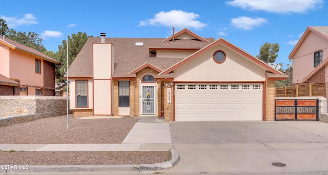 view of front property featuring a garage