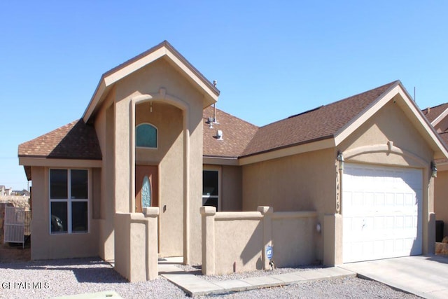 view of front of house featuring a garage