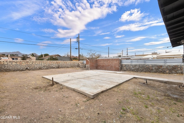 view of yard with a patio area