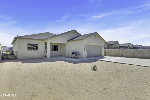 view of front facade with a garage