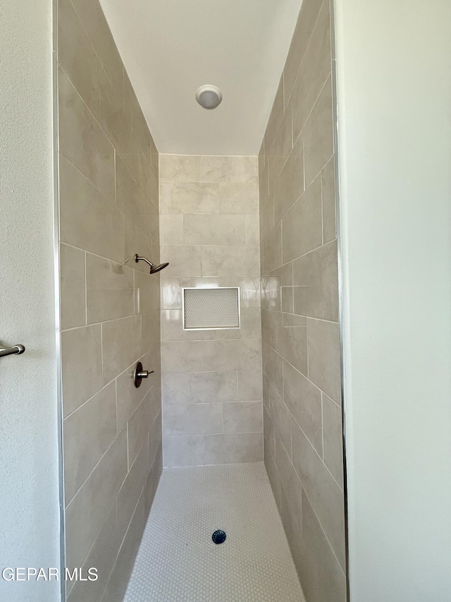 3872 Surmise St, El Paso, TX 79938 - full bathroom with a tile shower