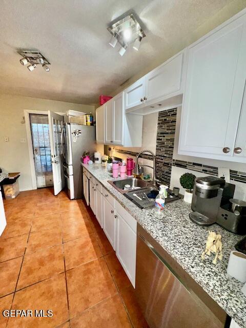 10101 Chinaberry Dr, El Paso, TX 79925 - photo 9