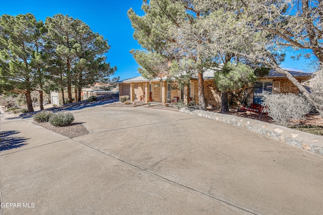 view of front of house featuring a garage and driveway