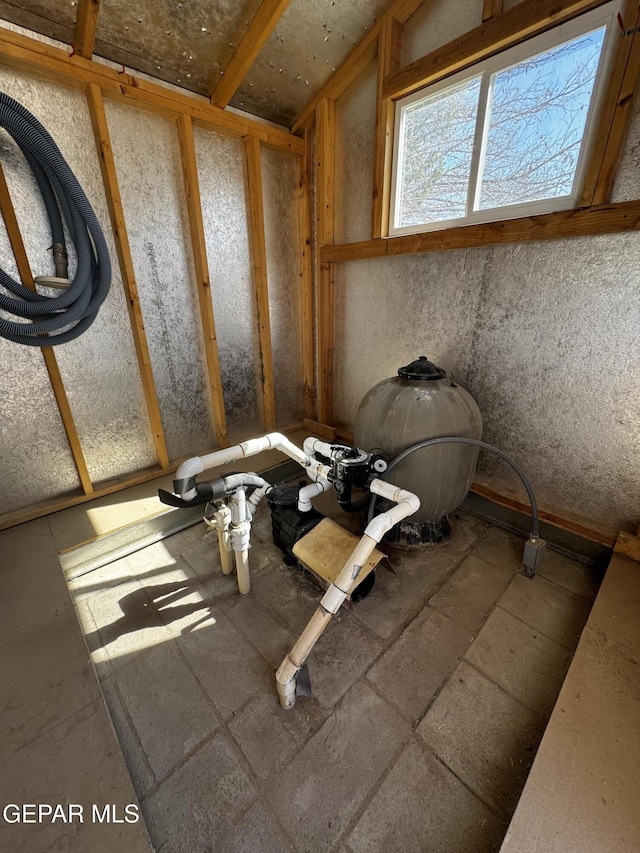 workout area with lofted ceiling