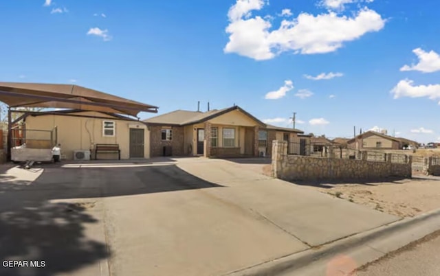 view of front of house with a fenced front yard