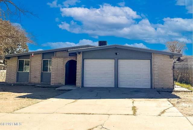 904 La Barca Dr, El Paso, TX 79907 - view of front of property with driveway and a garage