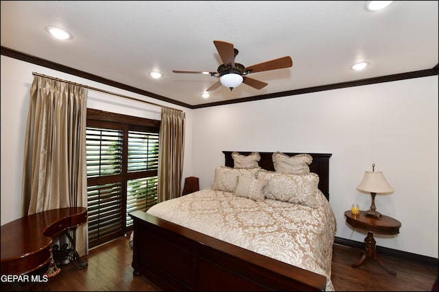 bedroom featuring ceiling fan, recessed lighting, dark wood-style flooring, baseboards, and crown molding