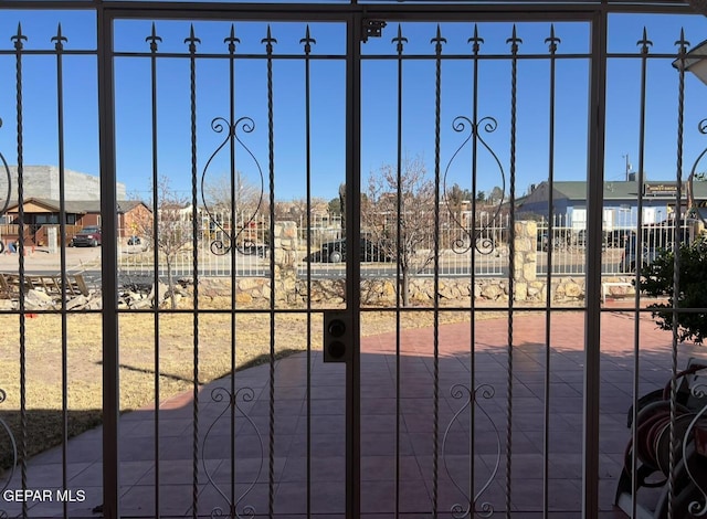 225 Peyton Rd, El Paso, TX 79928 - view of gate