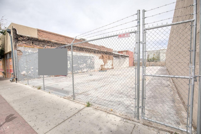 Listing photo 3 for 412 S Stanton St, El Paso TX 79901