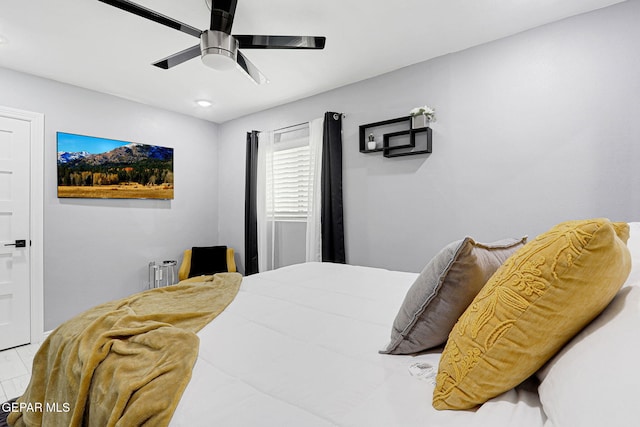 bedroom with ceiling fan