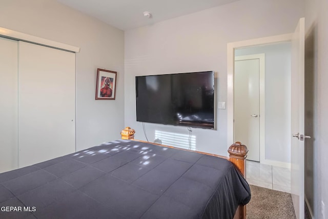 bedroom with a closet