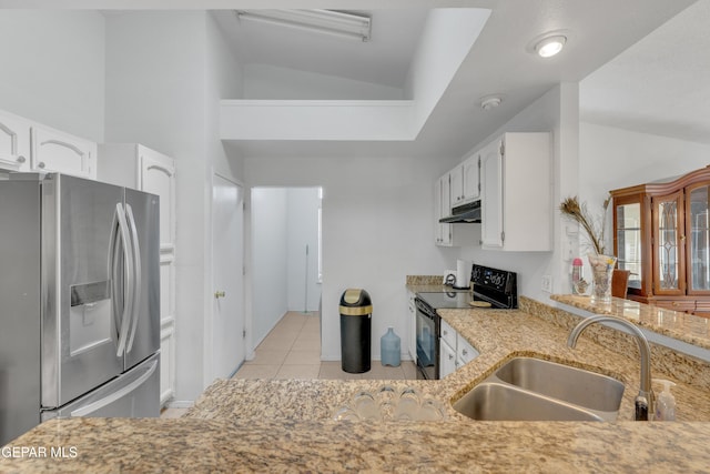 kitchen with electric range, a sink, under cabinet range hood, white cabinetry, and stainless steel fridge with ice dispenser