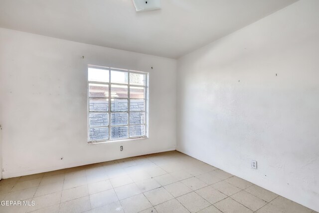 5930 Cleveland Ave, El Paso, TX 79905 - view of empty room