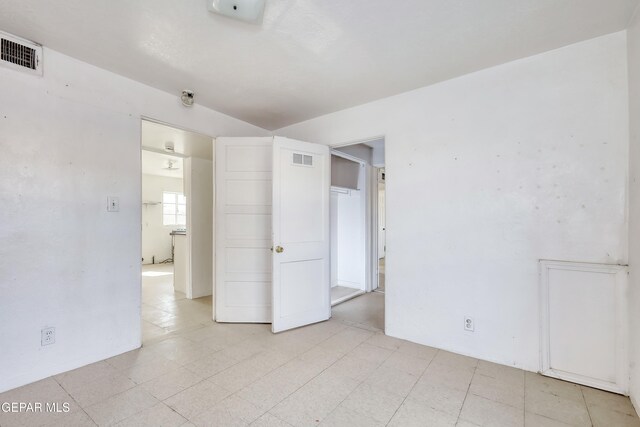 5930 Cleveland Ave, El Paso, TX 79905 - empty room featuring visible vents and light floors