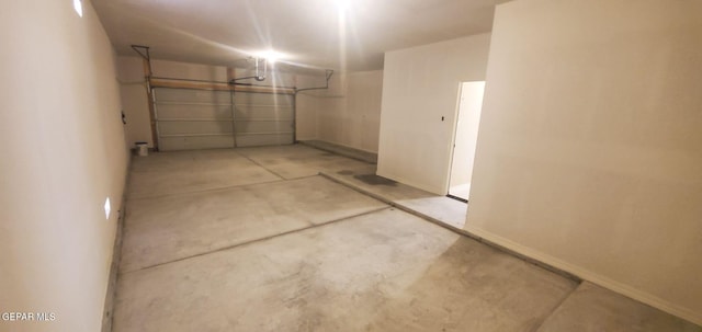 14717 Tierra Escape Ave, El Paso, TX 79938 - garage featuring baseboards