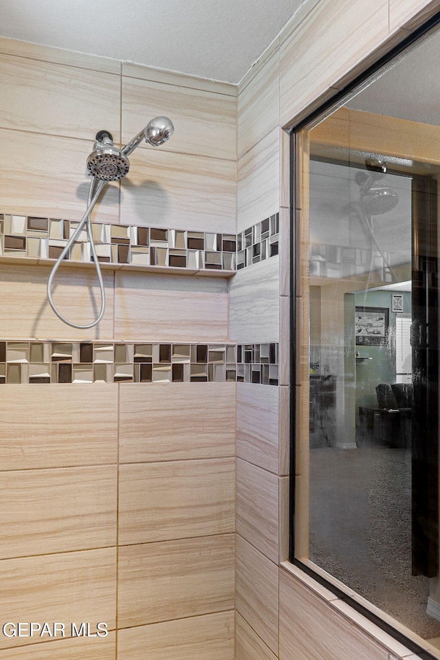14717 Tierra Escape Ave, El Paso, TX 79938 - bathroom featuring tiled shower