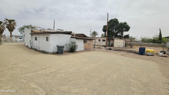 231 Francis St, El Paso, TX 79905 - back of house featuring fence